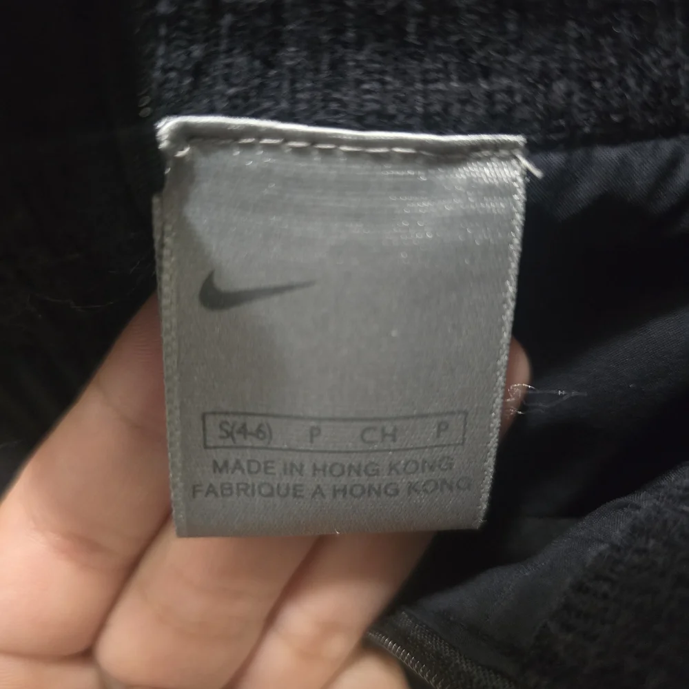 Nike Black Puffer Jacket with Quilted Design wool back - Picture 3 of 11